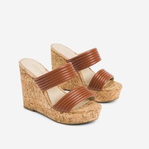 ❤️❤️Used Kenneth Cole New York Women's Cailyn Wedge Sandal 7M (detached sole)